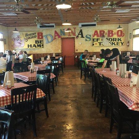Danna's BBQ and Burger Shop